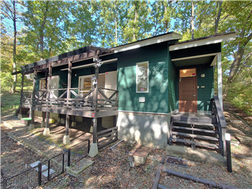 建物外観を東側より