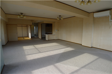 LDK/リフォーム・補修等前（キッチン方向を撮影）