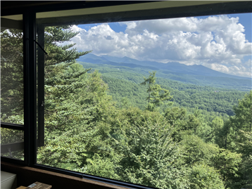 開口部からの八ヶ岳の眺望/南東方向を撮影