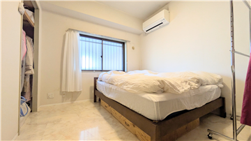 洋室／入口から撮影