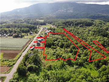 敷地上空から北西方向を撮影