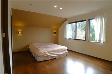 洋室1（南東方向を撮影）