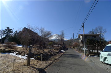 前面道路（南方向を撮影）