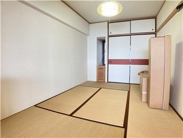 和室1(LDK側から撮影)