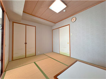 和室を南東角より