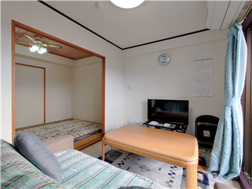 洋室の西角より和室方向