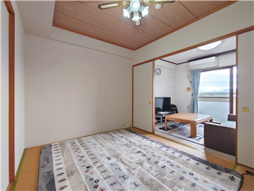 和室の北角より洋室方向