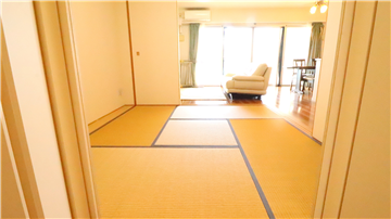 和室（ウォールスルークローゼットから撮影）