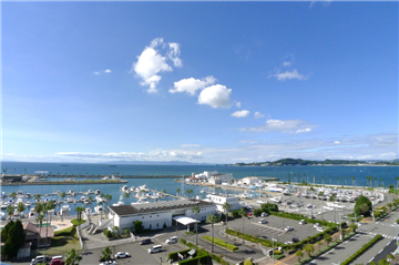 バルコニーから正面に見える和歌浦湾／北西方向を撮影