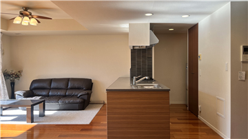 和室側からキッチン方向