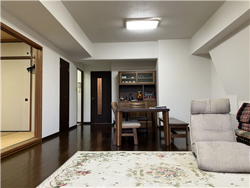 リビングダイニング／バルコニー側から撮影