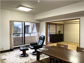 南西向きリビングダイニングと和室