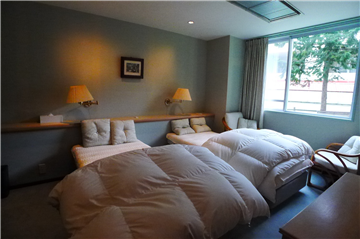 洋室2(入口より撮影)