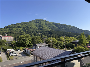 バルコニーから南方向に望む台ヶ岳