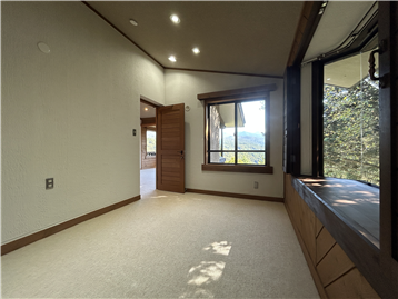 2面開口の洋室1