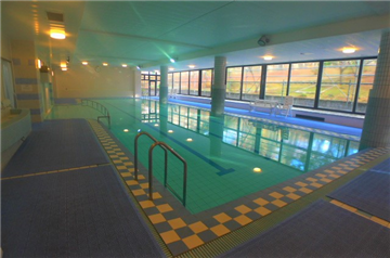 インドアプール