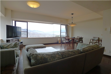 リビング・ダイニング／和室から窓方向を撮影