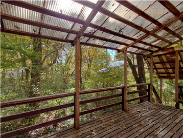 ウッドデッキより西方向の眺望