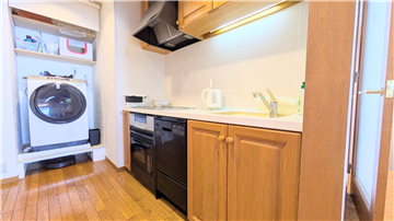 キッチン/リビングダイニング側より撮影