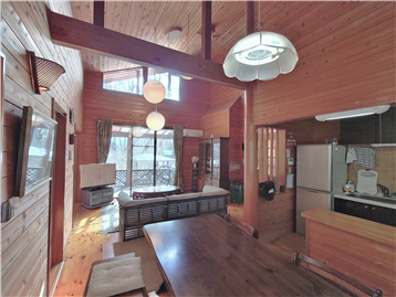 LDKの北側角よりリビング方向