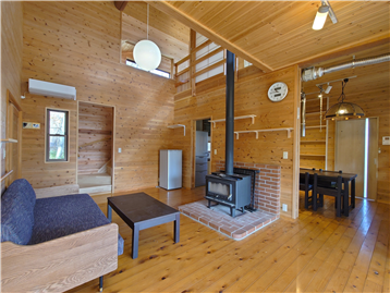 リビングの南西角よりDK方向