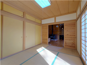 和室1の南西角よりリビング方向