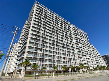 2010年1月築・地上19階建の外観