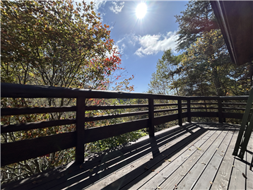 デッキ(南方向を撮影)