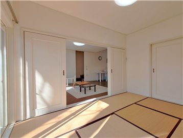 和室1の南側角よりLDK方向