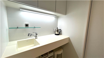 コンパクトで機能的なキッチン