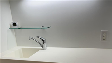 コンパクトで機能的なキッチンを設置