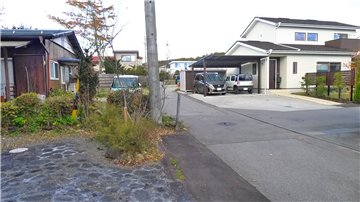 前面道路(北方向を撮影)