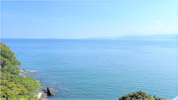 バルコニーからの眺望／初島・伊豆半島を望む