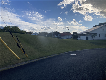 北西側接面道路（幅員約5m）北側から撮影