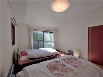 洋室3の北東側角よりバルコニー方向