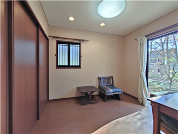 洋室1を居室入口側より