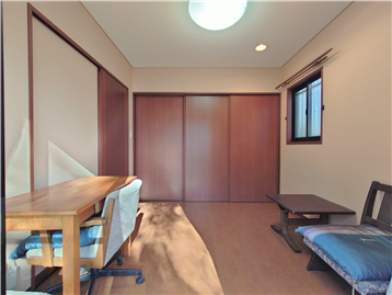 洋室1を南側より