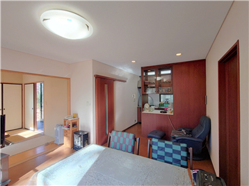 LDKの南東側角より和室方向