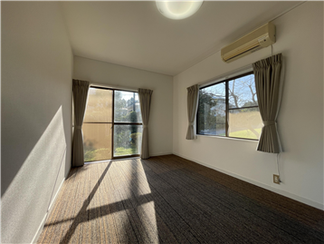 洋室2(入口から撮影)