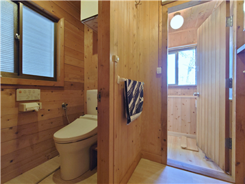 洗面脱衣室とトイレ