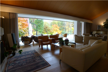 約48.8畳の広々としたリビング