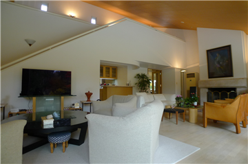 リビング(キッチン方向を撮影)