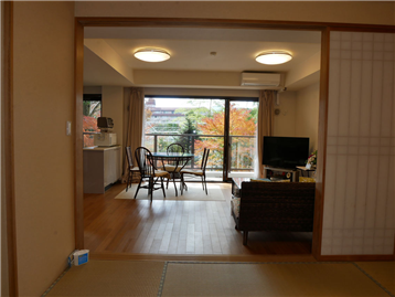 和室からLDK越しの眺望