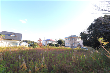 敷地北西方向から南東方向を撮影