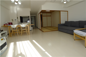 リビングダイニングと和室