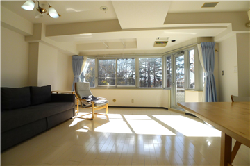 南西向きリビングダイニング