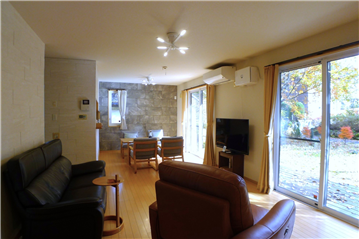 リビングダイニング（東方向を撮影）