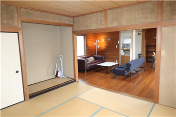 LDKと和室(キッチン方向を撮影)