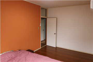 洋室2(入口方向を撮影)