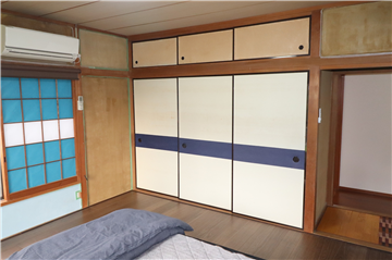 洋室1(押入方向を撮影)